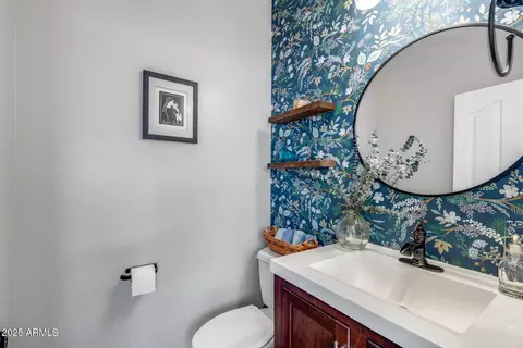 Bath - 2351 W Hunter Ct, Phoenix, AZ 85085 photo 1 of 8