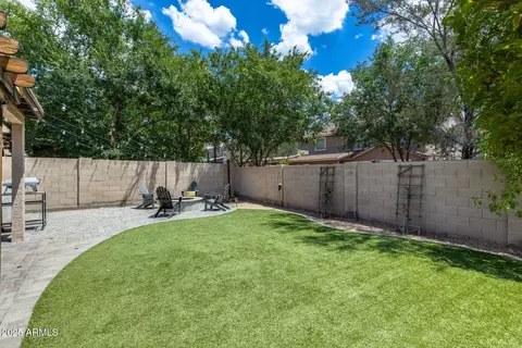 Exterior - 2351 W Hunter Ct, Phoenix, AZ 85085 photo 8 of 17