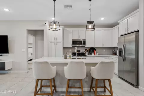 155 N Lakeview Blvd #206, Chandler, AZ 85225