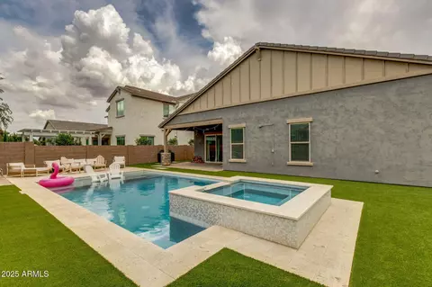 Exterior - 4268 E Comstock Dr, Gilbert, AZ 85296 photo 5 of 7