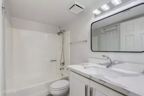 Bath - 1720 E Thunderbird Rd #1056, Phoenix, AZ 85022 photo 2 of 2