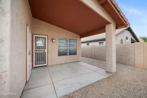 Exterior - 4515 E Lone Cactus Dr, Phoenix, AZ 85050 photo 5 of 7