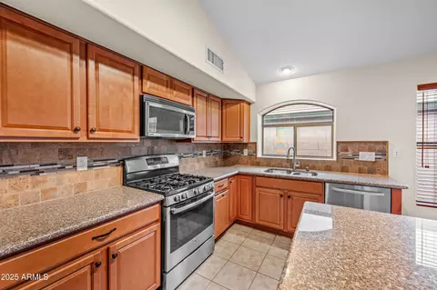 Kitchen - 4515 E Lone Cactus Dr, Phoenix, AZ 85050 photo 3 of 3