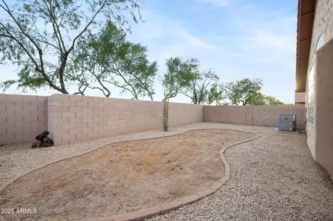 Exterior - 4515 E Lone Cactus Dr, Phoenix, AZ 85050 photo 7 of 7