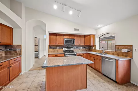 Kitchen - 4515 E Lone Cactus Dr, Phoenix, AZ 85050 photo 1 of 3