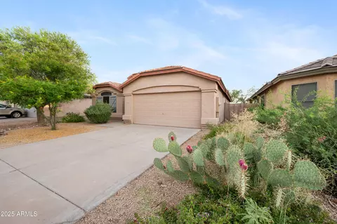 Exterior - 4515 E Lone Cactus Dr, Phoenix, AZ 85050 photo 3 of 7