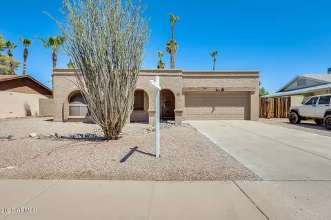 808 W Kilarea Ave, Mesa, AZ 85210