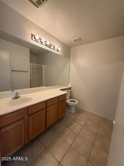 Bath - 717 E Centre Ave, Buckeye, AZ 85326 photo 1 of 2