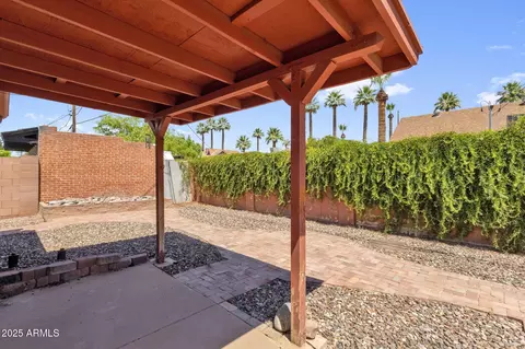 Exterior - 1530 Earll Dr, Phoenix, AZ 85014 photo 4 of 7