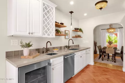 Kitchen - 1530 Earll Dr, Phoenix, AZ 85014 photo 3 of 5