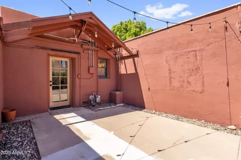 Exterior - 1530 Earll Dr, Phoenix, AZ 85014 photo 3 of 7