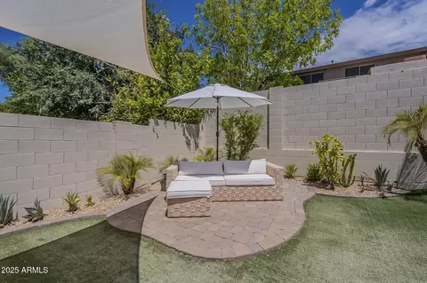 Exterior - 2412 W Eagle Feather Rd, Phoenix, AZ 85085 photo 9 of 9