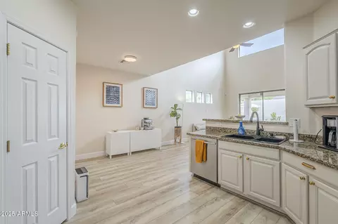 Kitchen - 2412 W Eagle Feather Rd, Phoenix, AZ 85085 photo 3 of 8