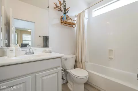 Bath - 2412 W Eagle Feather Rd, Phoenix, AZ 85085 photo 1 of 4