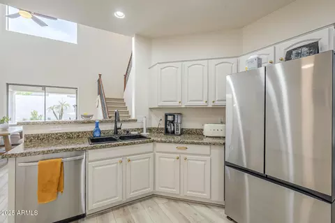 Kitchen - 2412 W Eagle Feather Rd, Phoenix, AZ 85085 photo 4 of 8