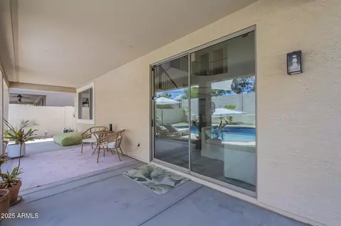 Exterior - 2412 W Eagle Feather Rd, Phoenix, AZ 85085 photo 5 of 9