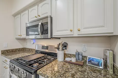 Kitchen - 2412 W Eagle Feather Rd, Phoenix, AZ 85085 photo 6 of 8