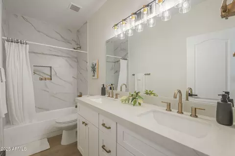 Bath - 1785 E Sereno Dr, Gilbert, AZ 85296 photo 4 of 5