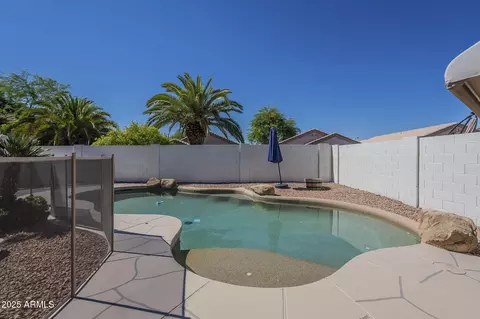 Exterior - 1785 E Sereno Dr, Gilbert, AZ 85296 photo 12 of 15