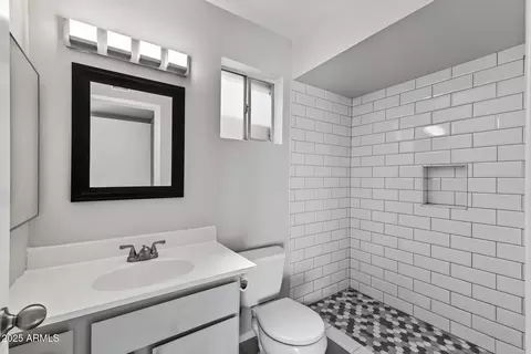 Bath - 1172 E Cheryl Dr, Phoenix, AZ 85020 photo 1 of 2