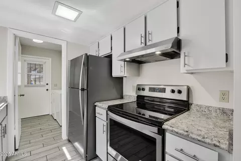 Kitchen - 1172 E Cheryl Dr, Phoenix, AZ 85020 photo 1 of 2