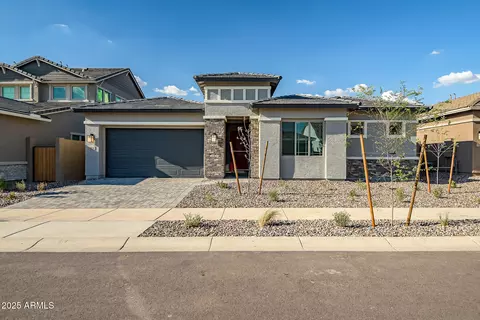 804 W Superstition Dr, San Tan Valley, AZ 85140