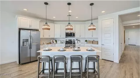 Kitchen - 1256 W Ridge Rd, Apache Junction, AZ 85120 photo 1 of 2