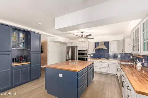 Kitchen - 1378 N Wickiup Rd, Apache Junction, AZ 85119 photo 4 of 6
