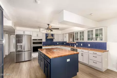 Kitchen - 1378 N Wickiup Rd, Apache Junction, AZ 85119 photo 3 of 6