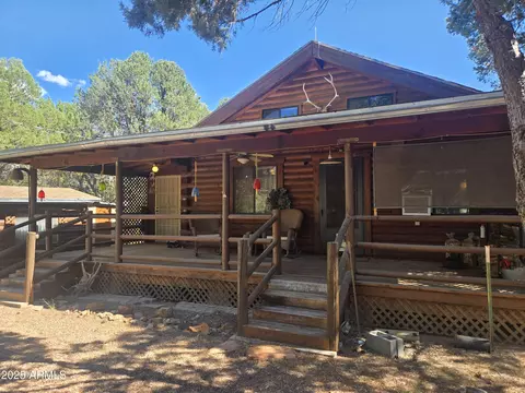 2145 Fishermans Rd, Overgaard, AZ 85933