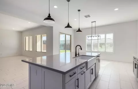 Kitchen - 10345 E Thatcher Ave, Mesa, AZ 85212 photo 3 of 4