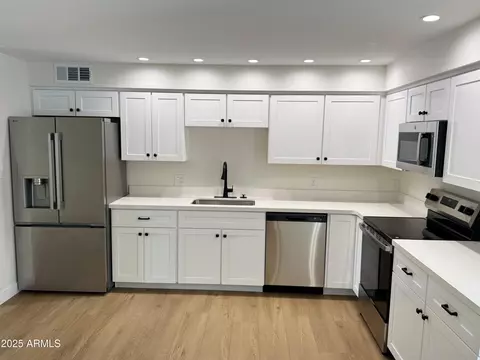 3517 E Blanche Dr, Phoenix, AZ 85032 photo 8