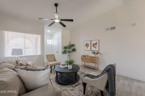 521 E Wickieup Ln, Phoenix, AZ 85024 photo 8