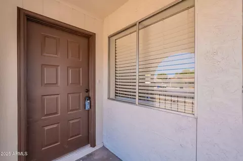 521 E Wickieup Ln, Phoenix, AZ 85024 photo 5