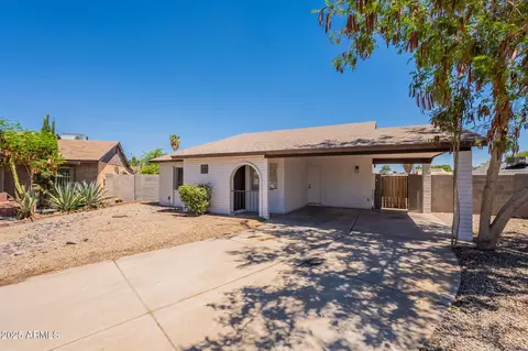 521 E Wickieup Ln, Phoenix, AZ 85024 photo 2