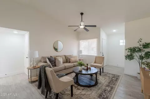521 E Wickieup Ln, Phoenix, AZ 85024 photo 6