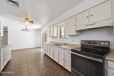 Kitchen - 1511 S Grand Dr, Apache Junction, AZ 85120 photo 4 of 4