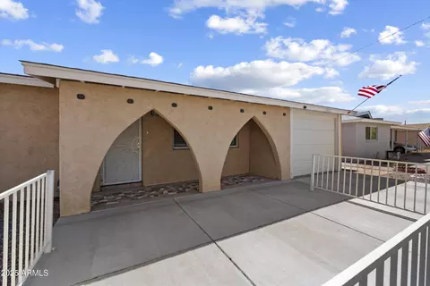 Exterior - 1511 S Grand Dr, Apache Junction, AZ 85120 photo 2 of 8