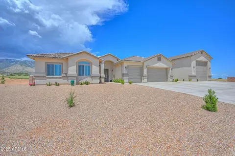6321 E Red Oak Cir, Hereford, AZ 85615