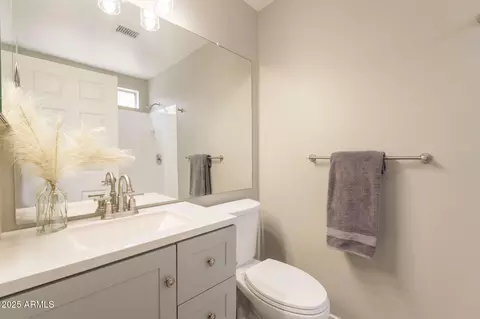 Bath - 1505 E Divot Dr, Tempe, AZ 85283 photo 1 of 3