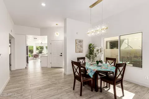 Dining - 4116 E Lupine Ave, Phoenix, AZ 85028 photo 2 of 2