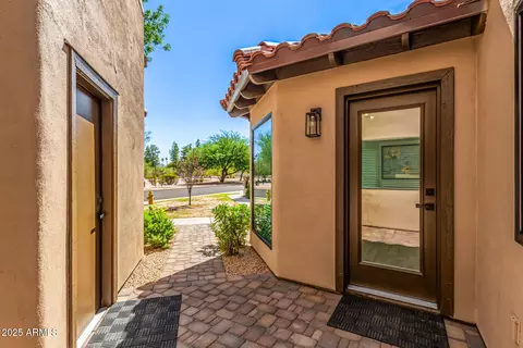 Exterior - 4116 E Lupine Ave, Phoenix, AZ 85028 photo 6 of 12