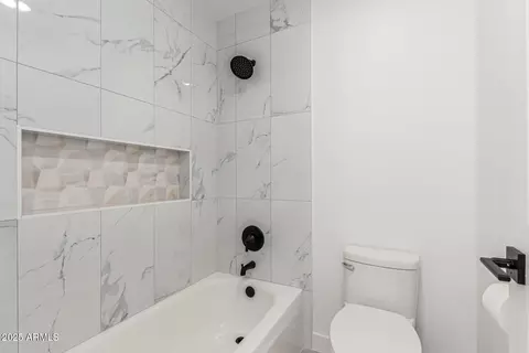 Bath - 4116 E Lupine Ave, Phoenix, AZ 85028 photo 3 of 3