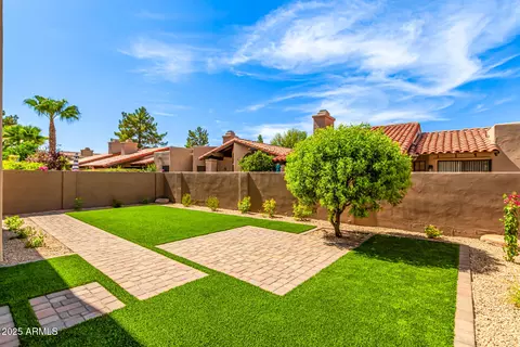 Exterior - 4116 E Lupine Ave, Phoenix, AZ 85028 photo 7 of 12