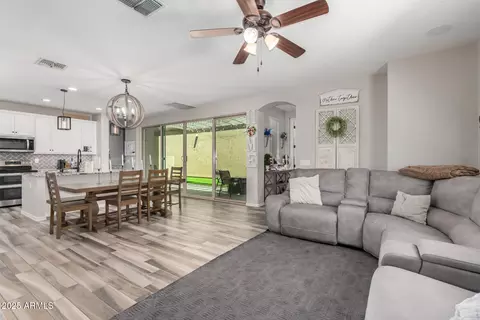 Entry Way - 3907 E Perkinsville St, Gilbert, AZ 85295 photo 3 of 4