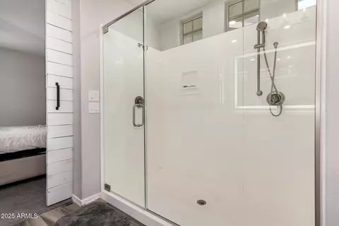 Bath - 3907 E Perkinsville St, Gilbert, AZ 85295 photo 2 of 5
