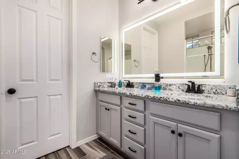 Bath - 3907 E Perkinsville St, Gilbert, AZ 85295 photo 3 of 5