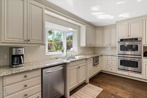 Kitchen - 3841 Elm St, Phoenix, AZ 85018 photo 3 of 5