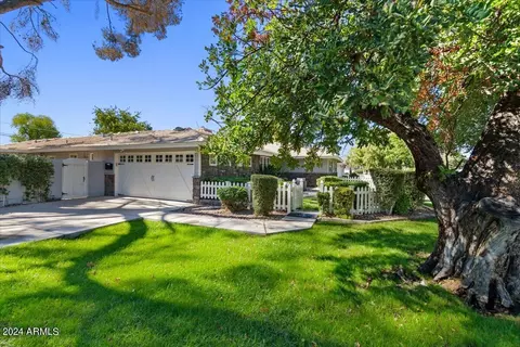 Exterior - 3841 Elm St, Phoenix, AZ 85018 photo 4 of 19