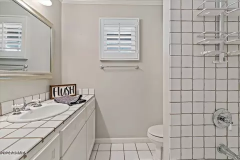 Bath - 3841 Elm St, Phoenix, AZ 85018 photo 5 of 7